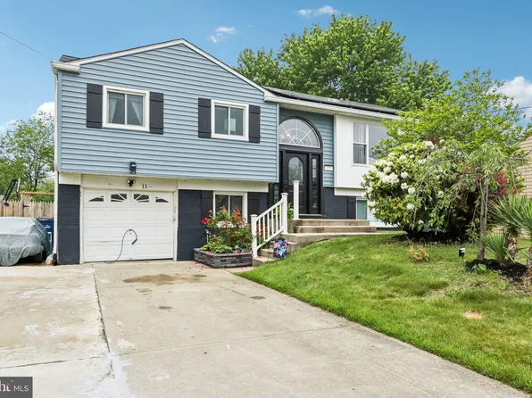 11 Blue Ridge Rd, Voorhees, NJ 08043