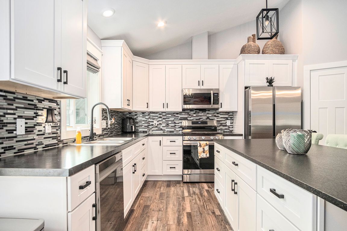 next background image