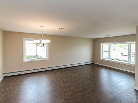 5th image of 5 Thronbury Ct