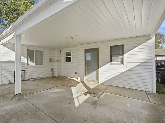 4th image of 3725 Clearview Ave