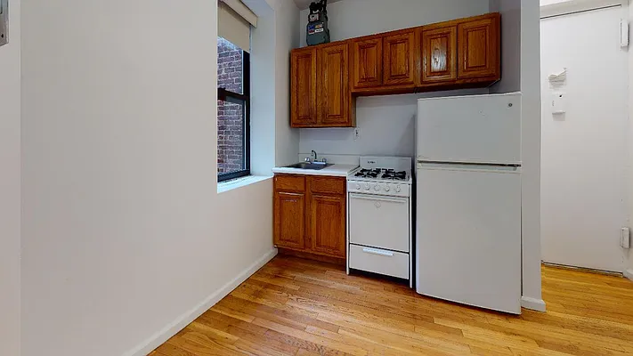 Rented by Bond New York | media 5