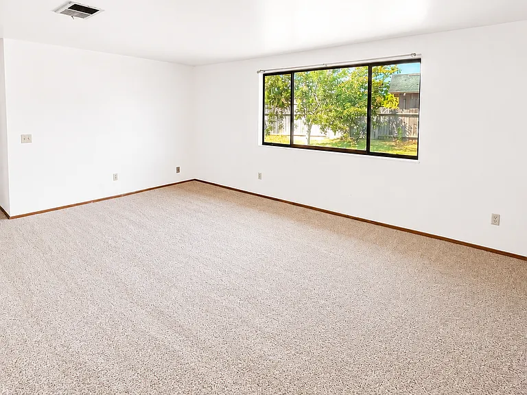 1704 Antoine Ave — Photo 5