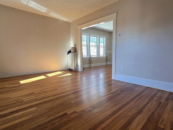 3rd image of 158 W Adams St #3