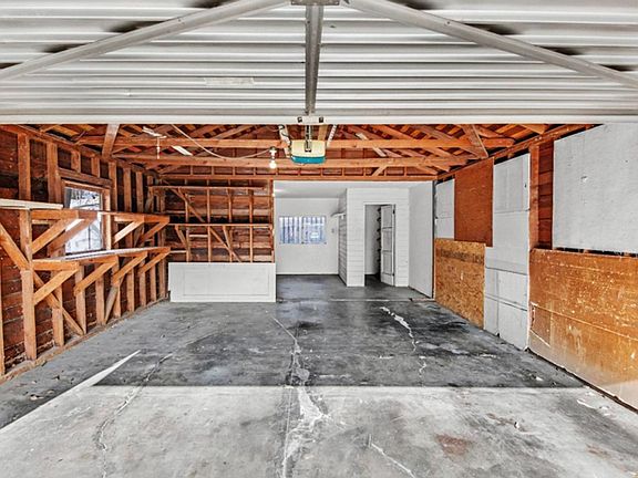 5th image of 406 Wilson Ave