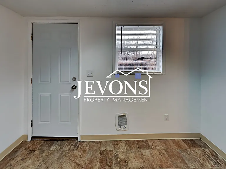 1509 Swan Ave — Photo 8