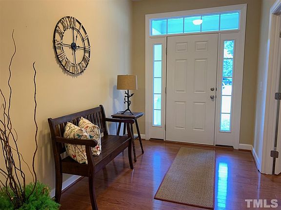 3rd image of 428 Coach House Ln