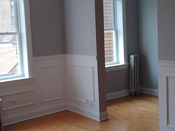 2nd image of 4427 N Seeley Ave APT 205