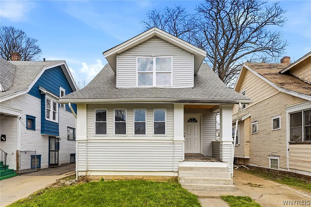 274 Northland Ave photo 1