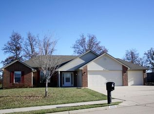 4008 Creve Coeur Dr, Columbia, MO 65202
