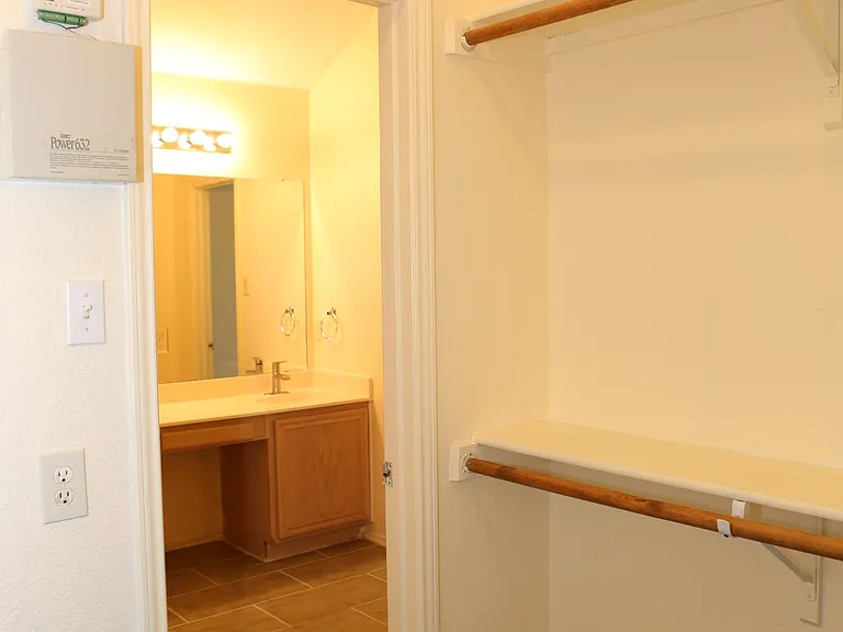 7305 Maplewood Dr — Photo 62