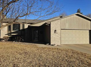 2805 S Whetstone Cir, Sioux Falls, SD 57103