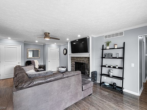 5th image of 10810 Gate Post Rd