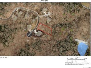 295 Carriage Crest Dr, Hendersonville, NC 28791