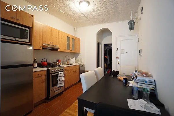 Rented by Compass | media 10