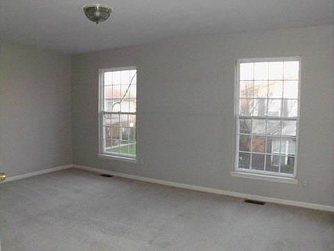 4th image of 36833 W Meadowood