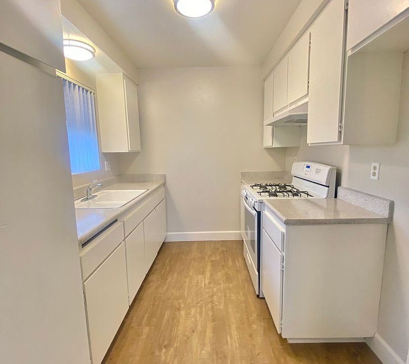 1st image of 207 S Illinois St #E