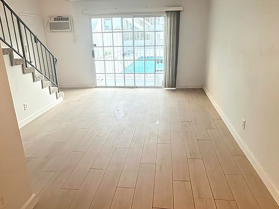 2nd image of 20930 Parthenia St Unit 121
