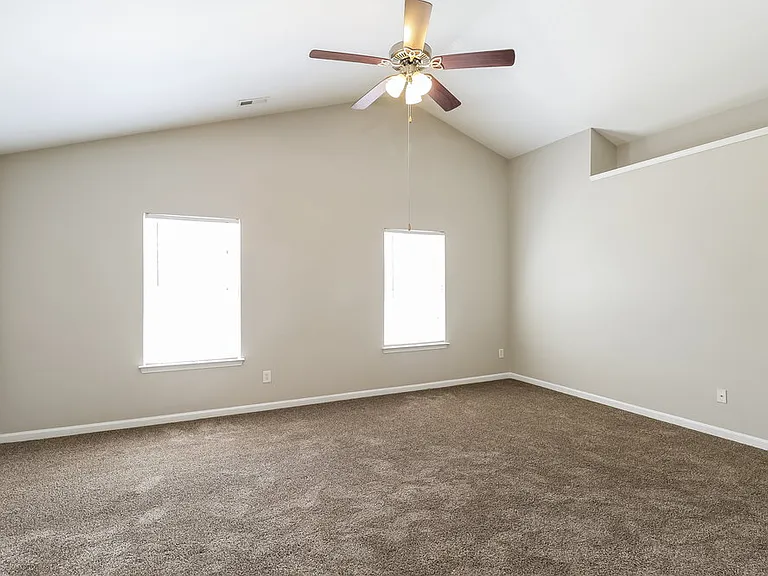620 Wrayhill Dr — Photo 13