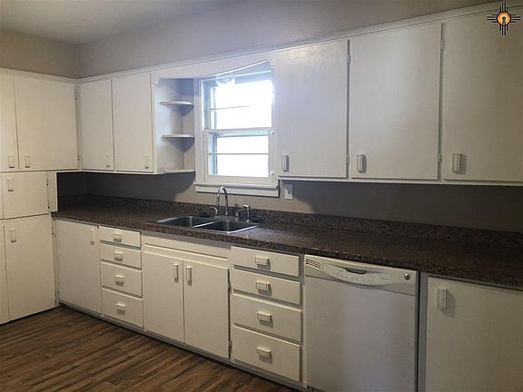 4th image of 1408 S Main Ave