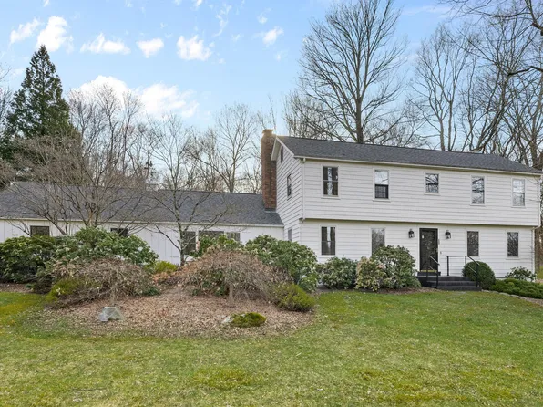 32 Brookwood Drive, Newtown, CT 06470