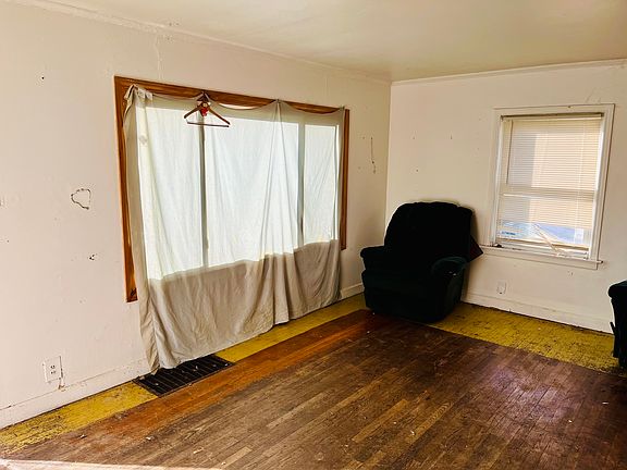 2nd image of 5408 W 88th St