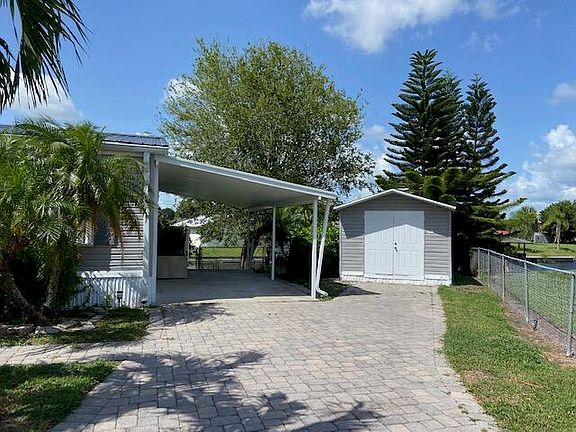 3rd image of 2637 SE 32nd Street