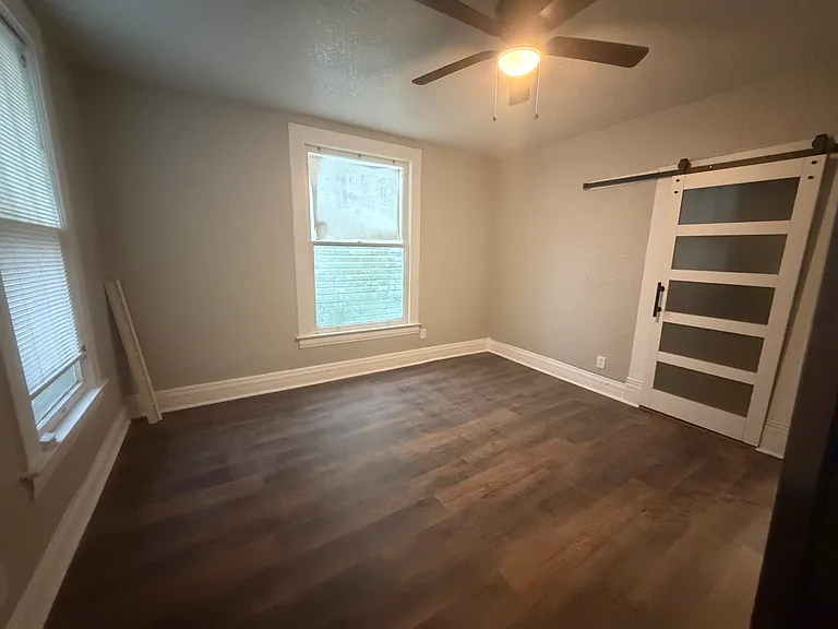 216 S Prospect Ave — Photo 4