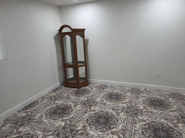107 Valley Cir #A — Photo 6