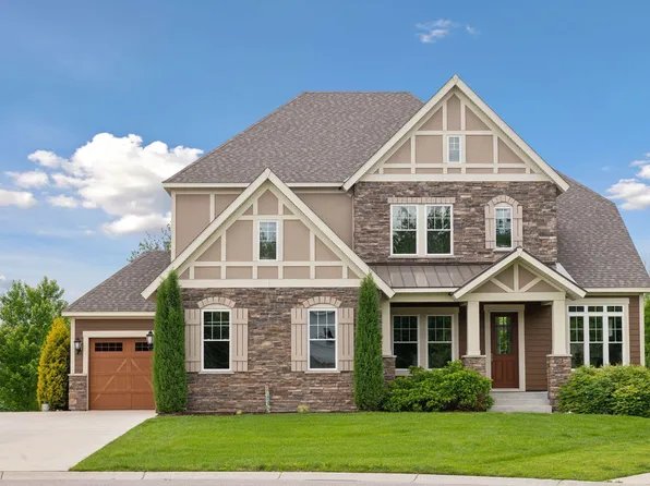 1460 Lakeway Ct, Chanhassen, MN 55317