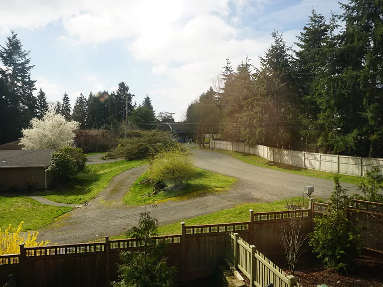 706 123rd Ave NE — Photo 50