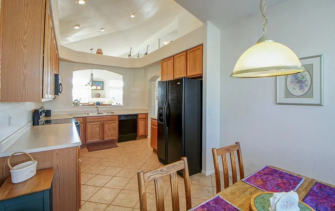 3 bed, 3.5 bath, 2793 sqft, $3,490 — Photo 3
