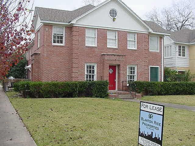 1st image of 428 Lovett Blvd