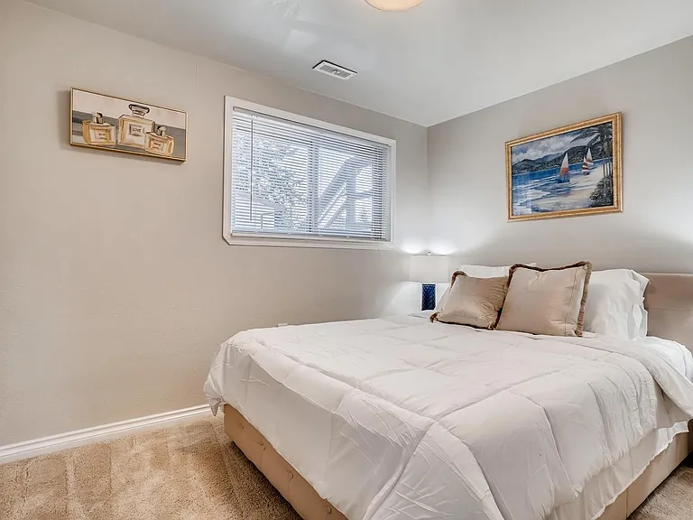 5th Bedroom - Downstairs with Queen bed