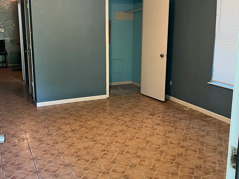 215 S Tatum Ave — Photo 7