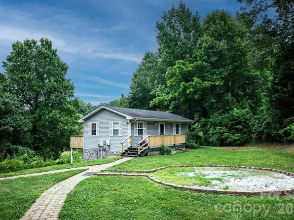 3122 Zion Church Rd, Hickory, NC 28602