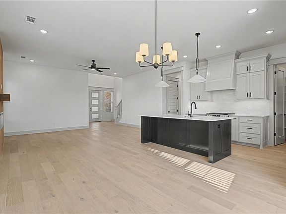 4th image of 6705 SW Basswood Ave