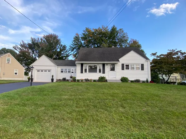 22 Freemont Rd, Enfield, CT 06082