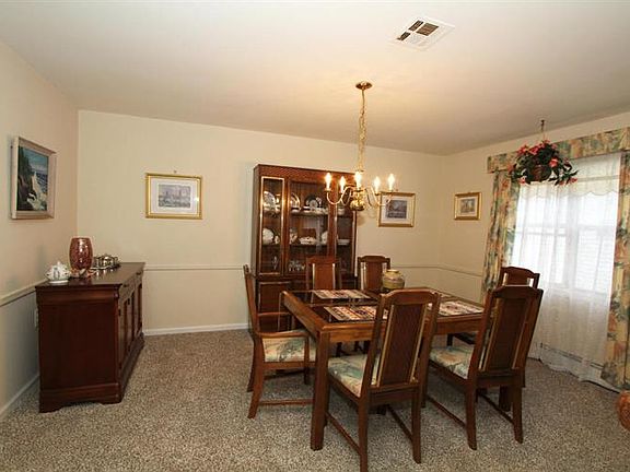 3rd image of 167 Torrey Pines Dr