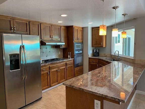 3rd image of 368 Blue Jay Way