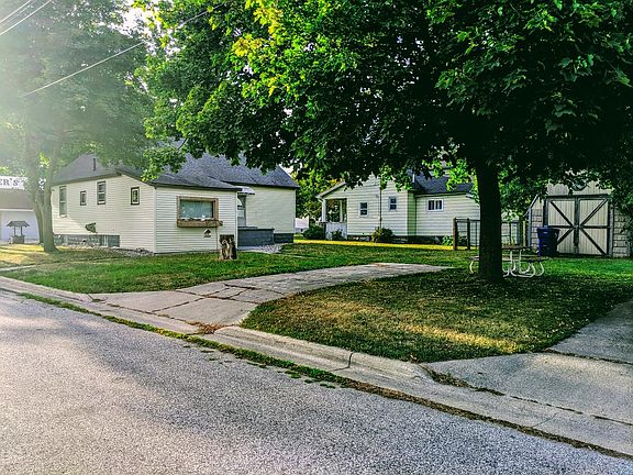 4th image of 423 Ingraham St