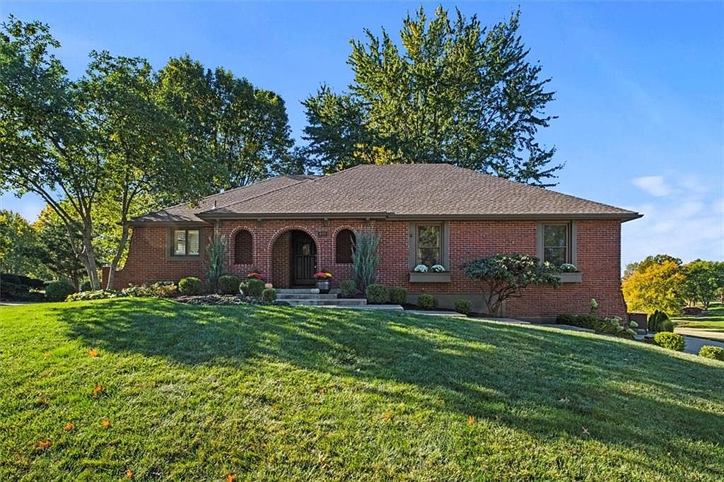400 NE Golfview Dr, Blue Springs, MO 64014 MLS 2459900 Zillow