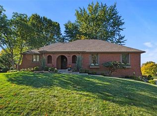 400 NE Golfview Dr, Blue Springs, MO 64014