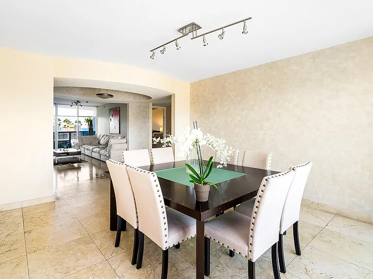 18911 Collins Ave #506 — Photo 27