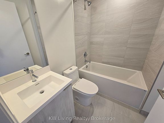 3rd image of 400 King St W #1806