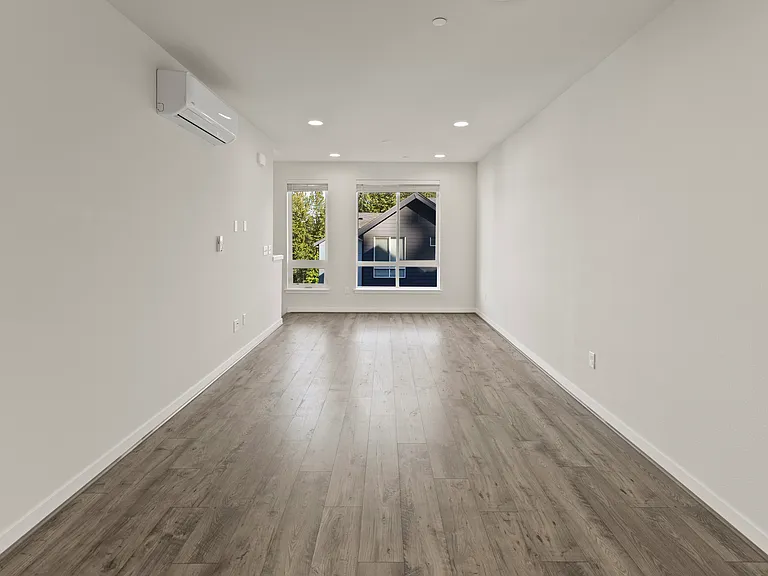 10945 NE 189th Pl #D — Photo 10