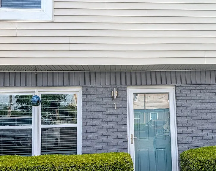 Frost Garden Townhomes — Photo 8