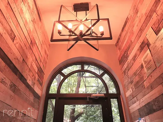 Rented by Rennit Inc. | media 33