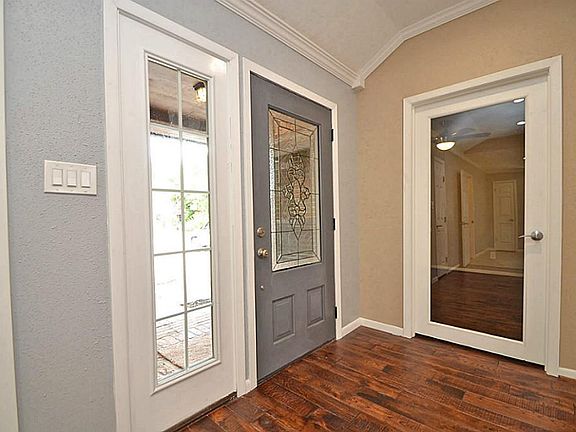 5th image of 2227 Woodland Springs St