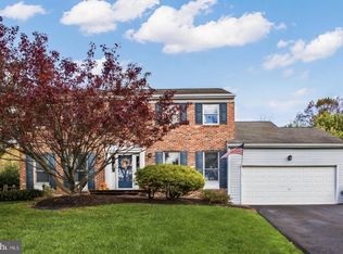 82 Colonial Dr, Newtown, PA 18940