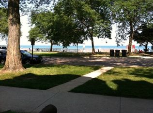 530 Sheridan Sq, Evanston, IL 60202